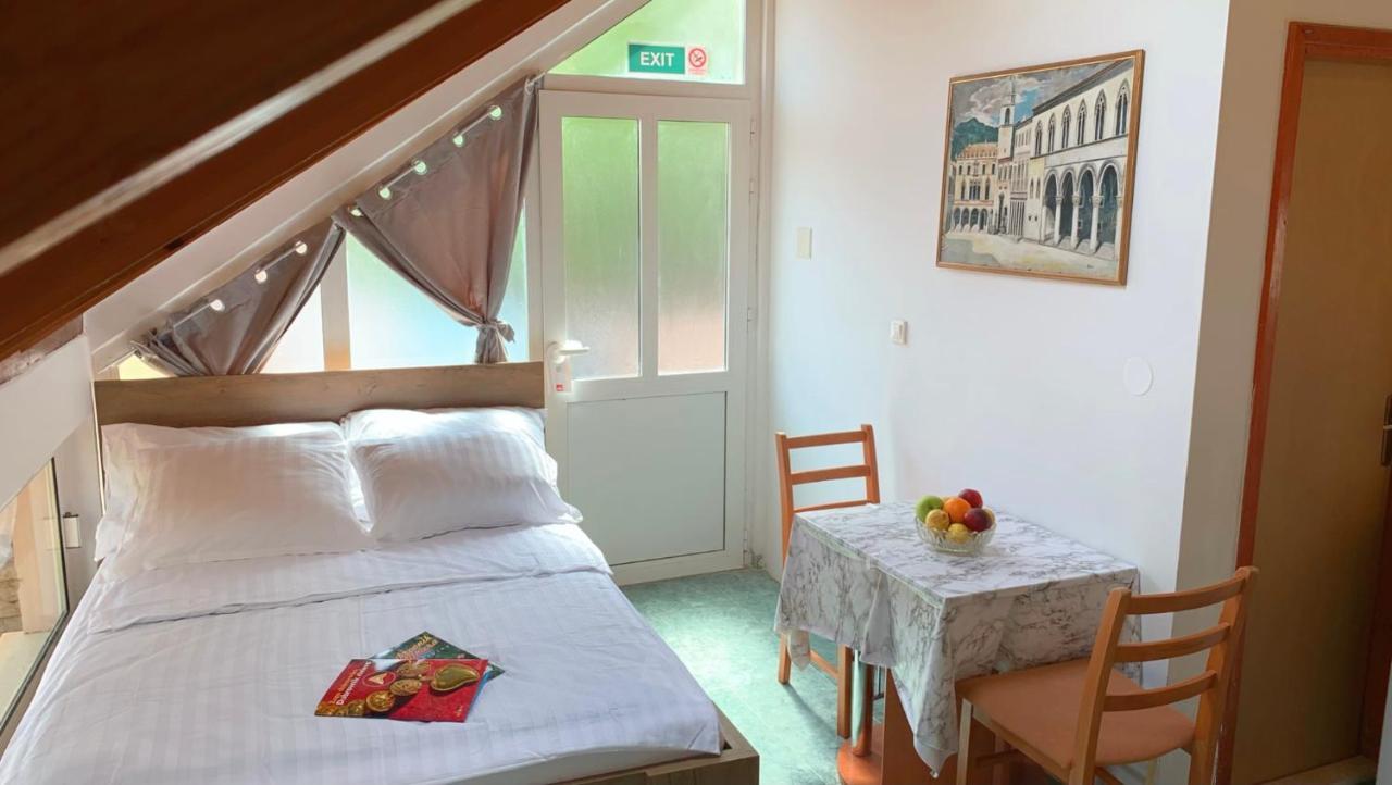 Laura Studio Apartman 米利尼 外观 照片